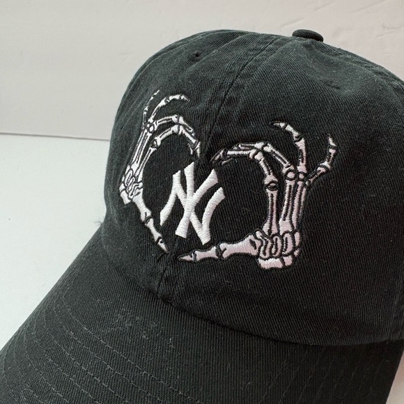NWOT Mitchell & Ness MLB New York Yankees Skeleton Logo Hat - Picture 10 of 10